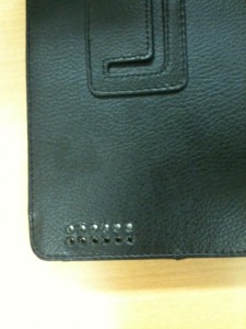 ipad2用レザー調ケース背面スピーカー部分 ipad2用レザー調ケース背面スピーカー部分